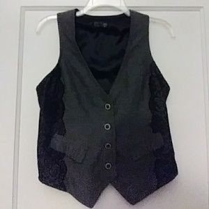 Vest with lace panels
